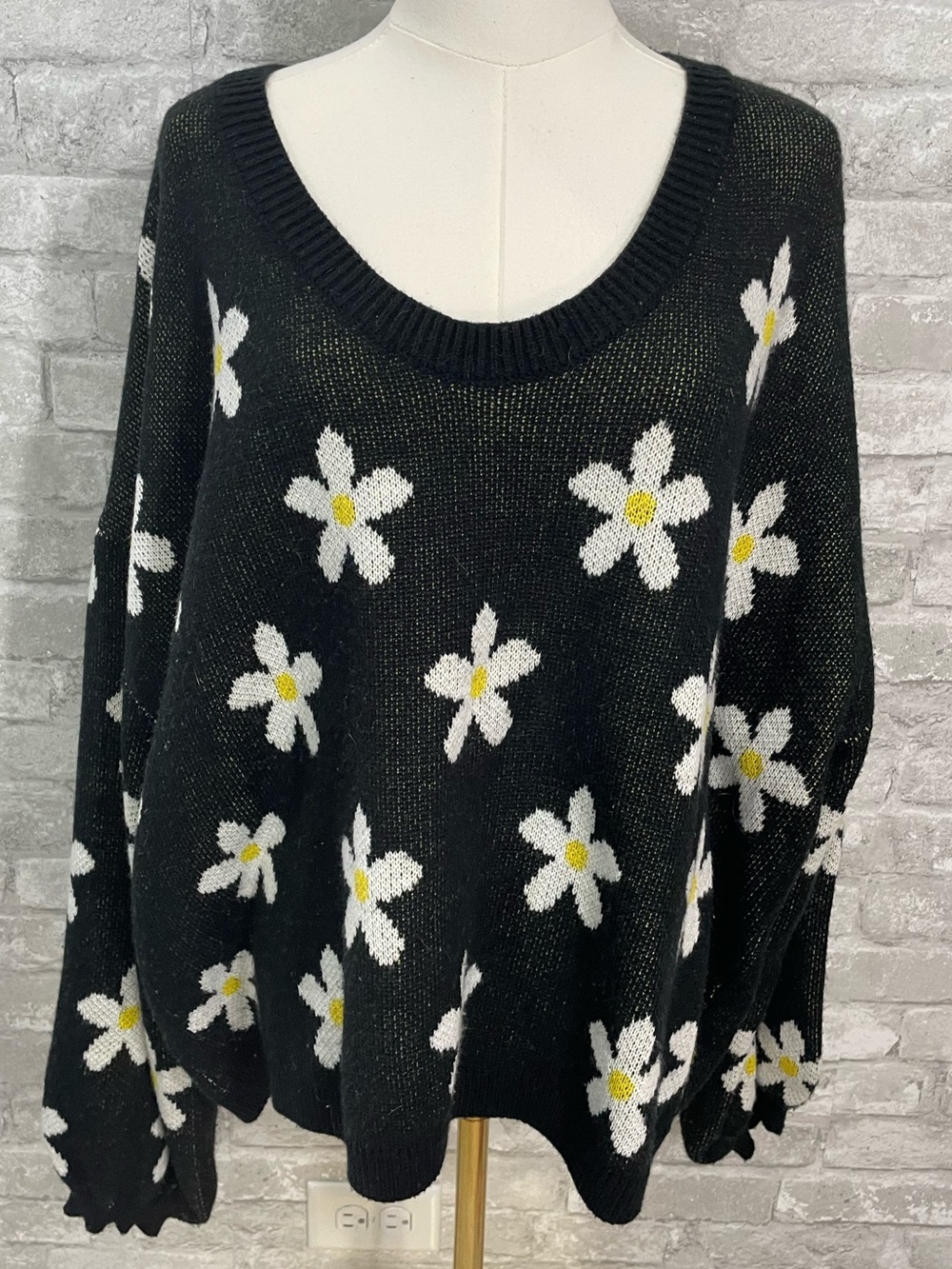Altar'd State Black Daisy-Print V-Neck Sweater with White & Yellow Floral
